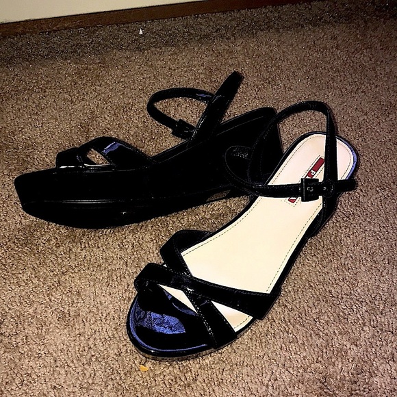 Prada patent leather wedges - Picture 2 of 8
